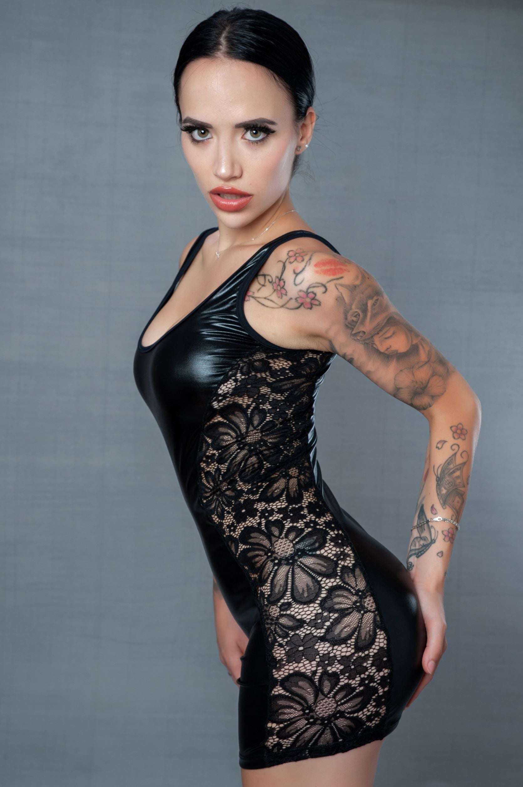 Vestido negro de lycra metalizada con blonda - Imagen 3